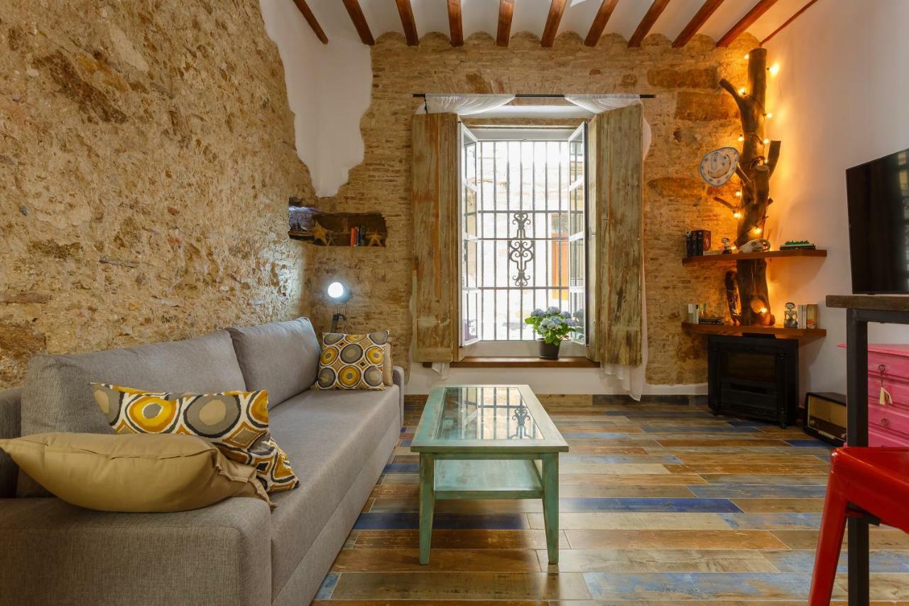 Noah House Center - Historic Center Cádis